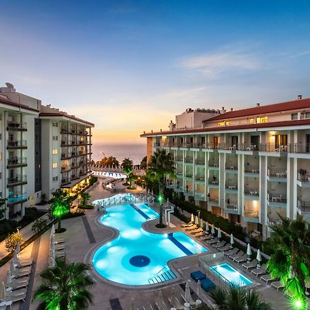 Ramada Hotel & Suites By Wyndham Kusadası Exteriér fotografie