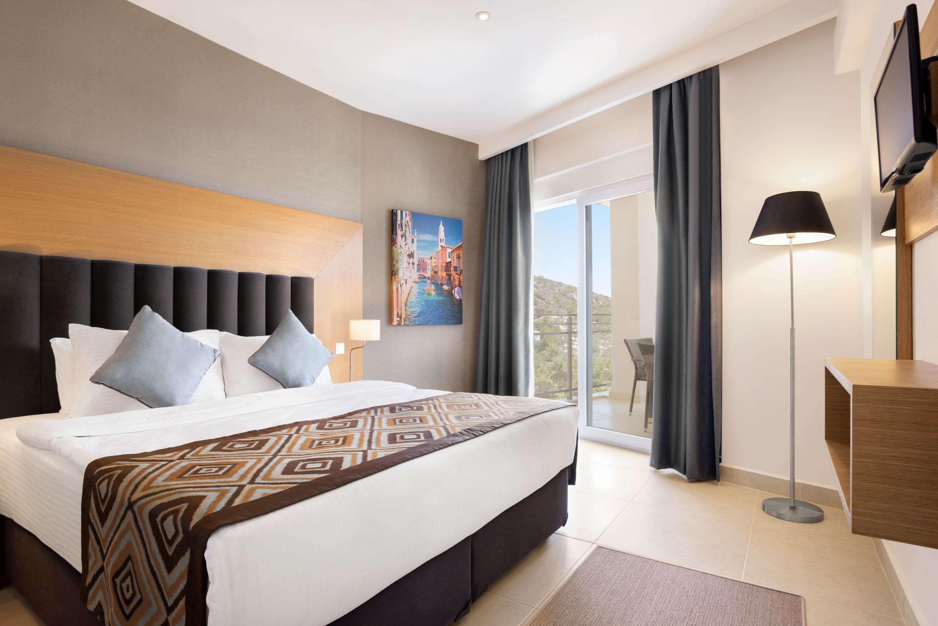 Ramada Hotel & Suites By Wyndham Kusadası Exteriér fotografie