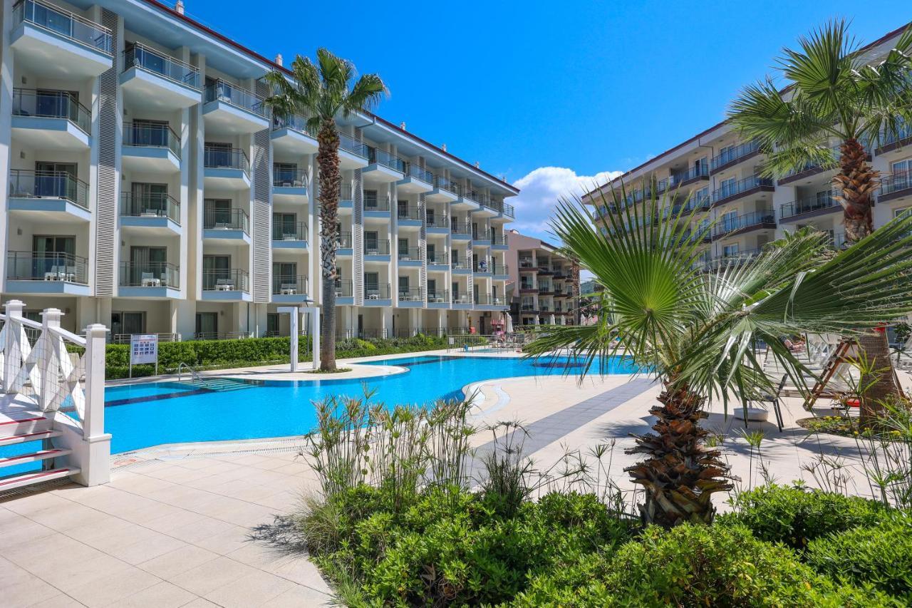 Ramada Hotel & Suites By Wyndham Kusadası Exteriér fotografie