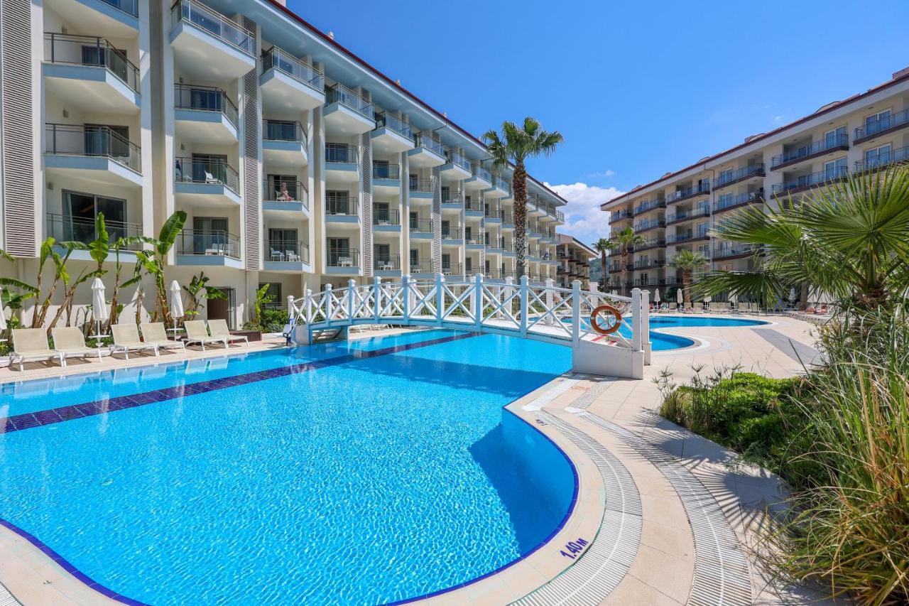 Ramada Hotel & Suites By Wyndham Kusadası Exteriér fotografie