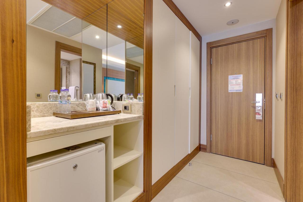Ramada Hotel & Suites By Wyndham Kusadası Exteriér fotografie