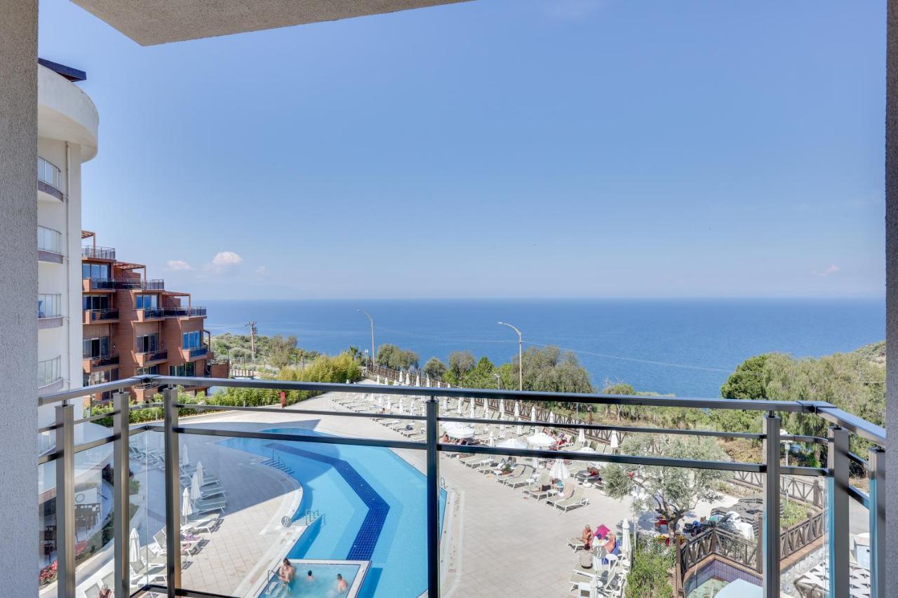 Ramada Hotel & Suites By Wyndham Kusadası Exteriér fotografie