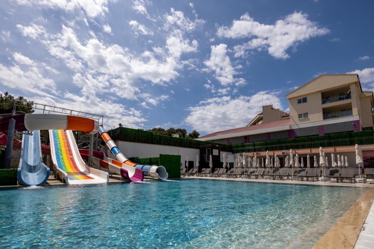 Ramada Hotel & Suites By Wyndham Kusadası Exteriér fotografie