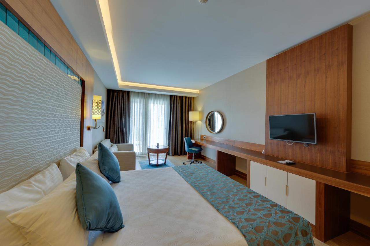 Ramada Hotel & Suites By Wyndham Kusadası Exteriér fotografie