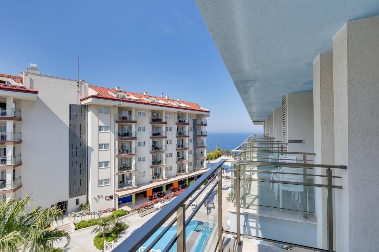 Ramada Hotel & Suites By Wyndham Kusadası Exteriér fotografie