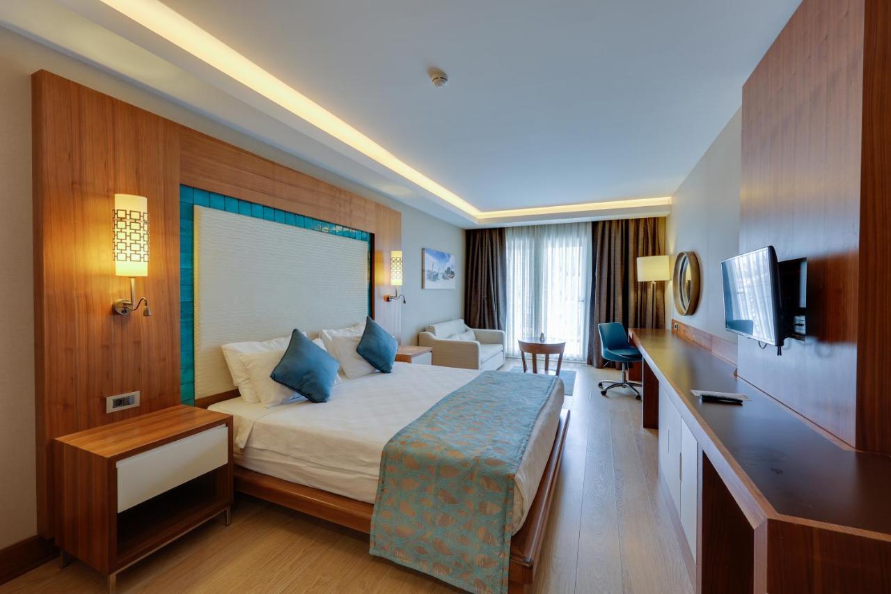 Ramada Hotel & Suites By Wyndham Kusadası Exteriér fotografie