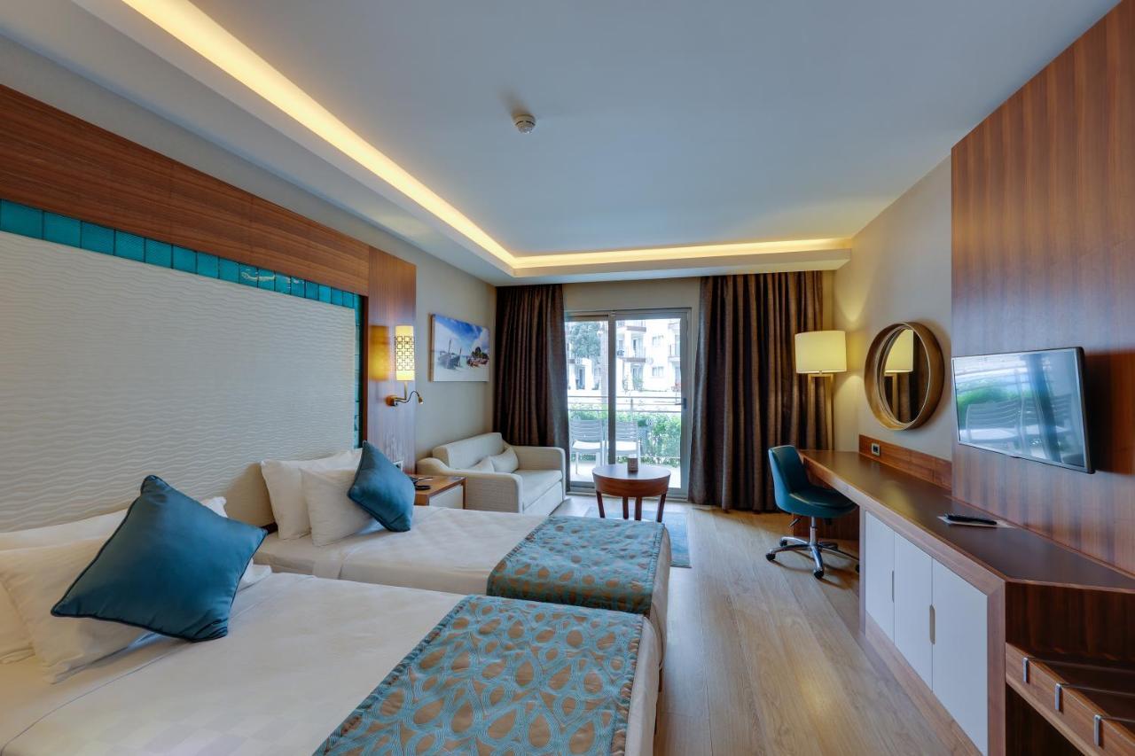 Ramada Hotel & Suites By Wyndham Kusadası Exteriér fotografie