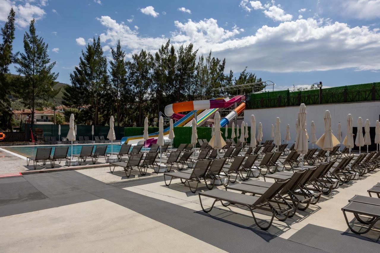 Ramada Hotel & Suites By Wyndham Kusadası Exteriér fotografie
