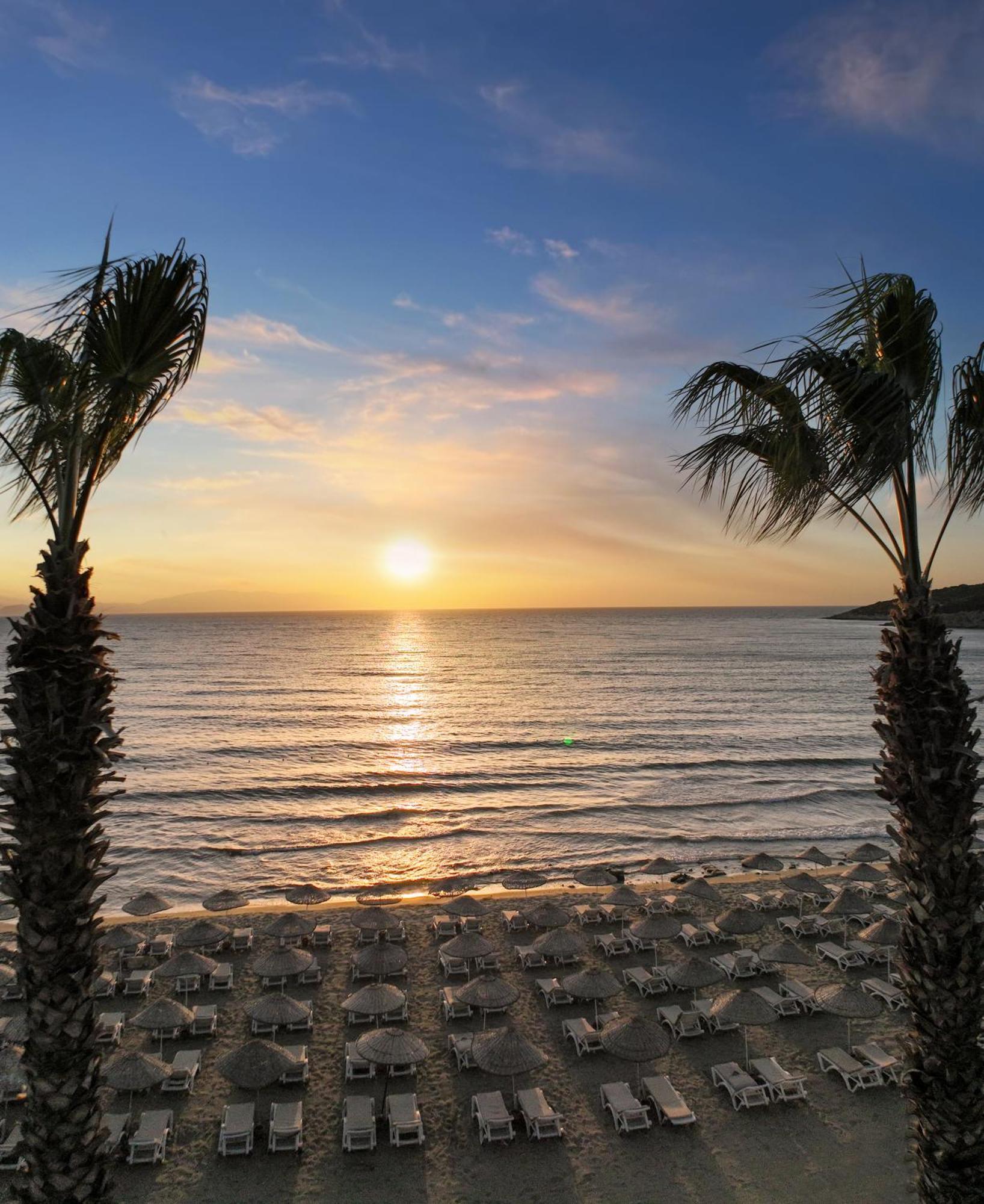 Ramada Hotel & Suites By Wyndham Kusadası Exteriér fotografie