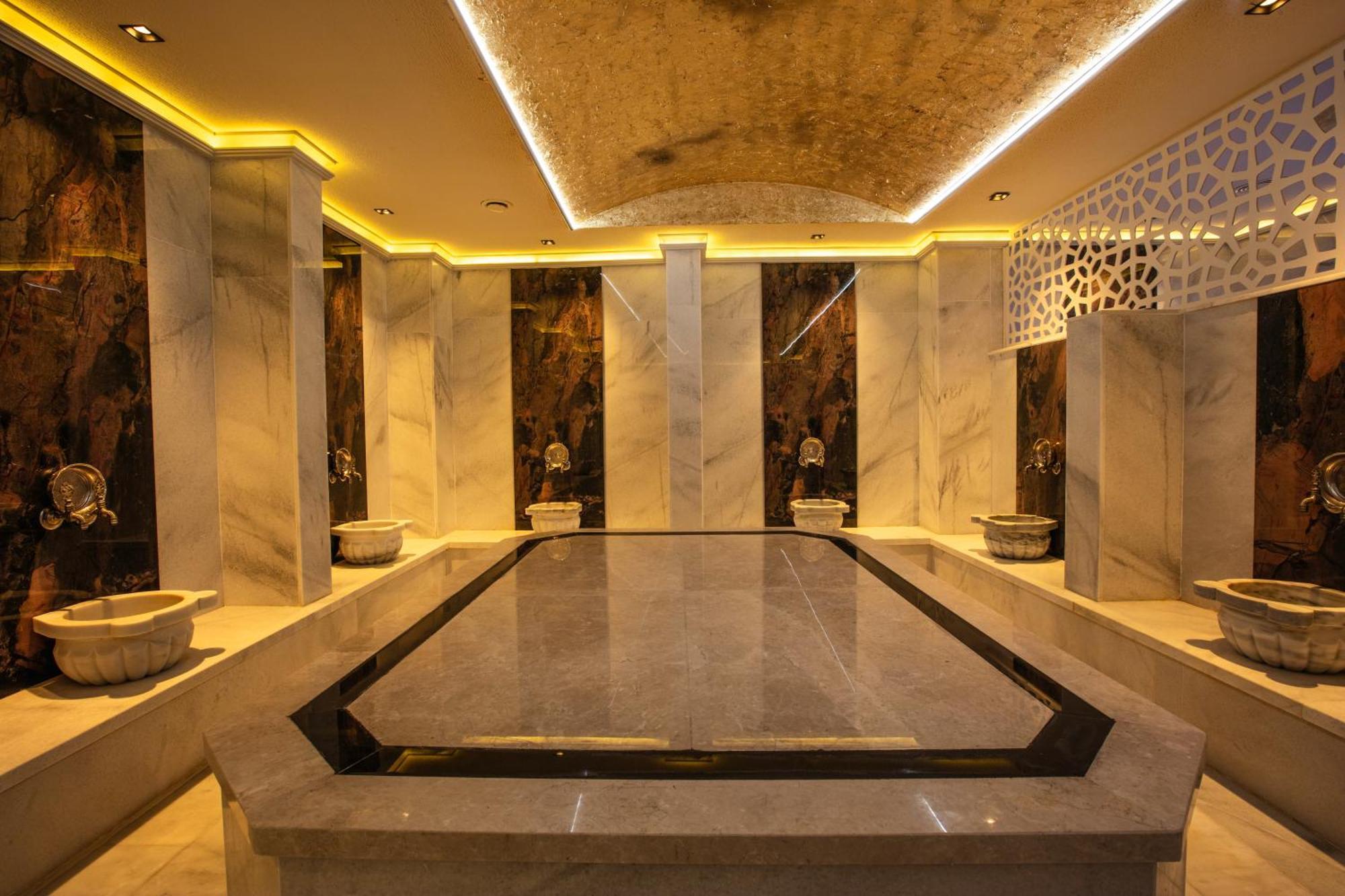 Ramada Hotel & Suites By Wyndham Kusadası Exteriér fotografie